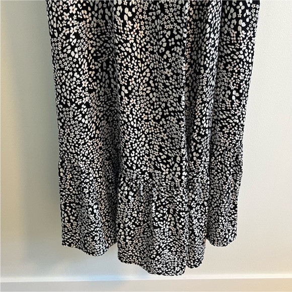 Floral wrap dress - Picture 6 of 9